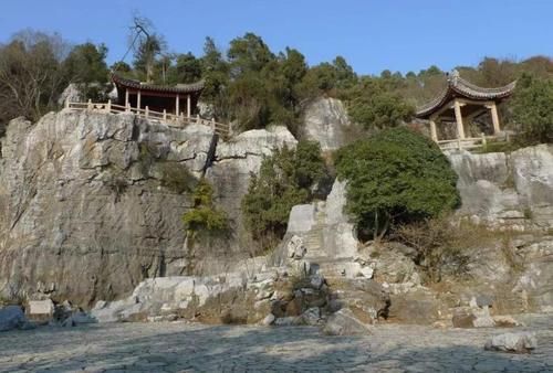 面积|太湖中有个面积巨大的岛屿，当年吴王和西施曾来过，估计你没去过