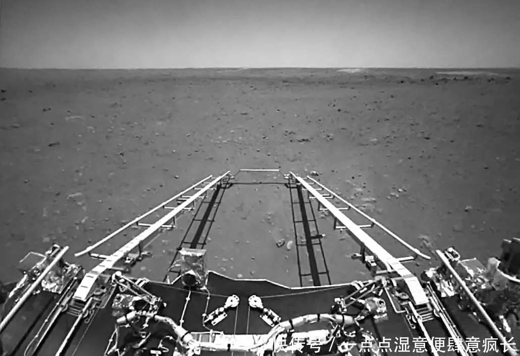 喜讯 火星再传喜讯!五星红旗在火星上展开,为什么国旗会飘动?