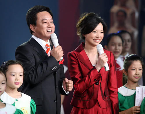 詩詞大會|“朗讀者”董卿收入曝光比常人高出很多，走近才女董卿