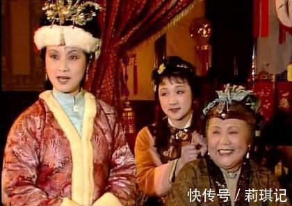 薛宝钗&贾母为何要当众责骂袭人,王夫人说情也没用,答案藏在这出戏文中