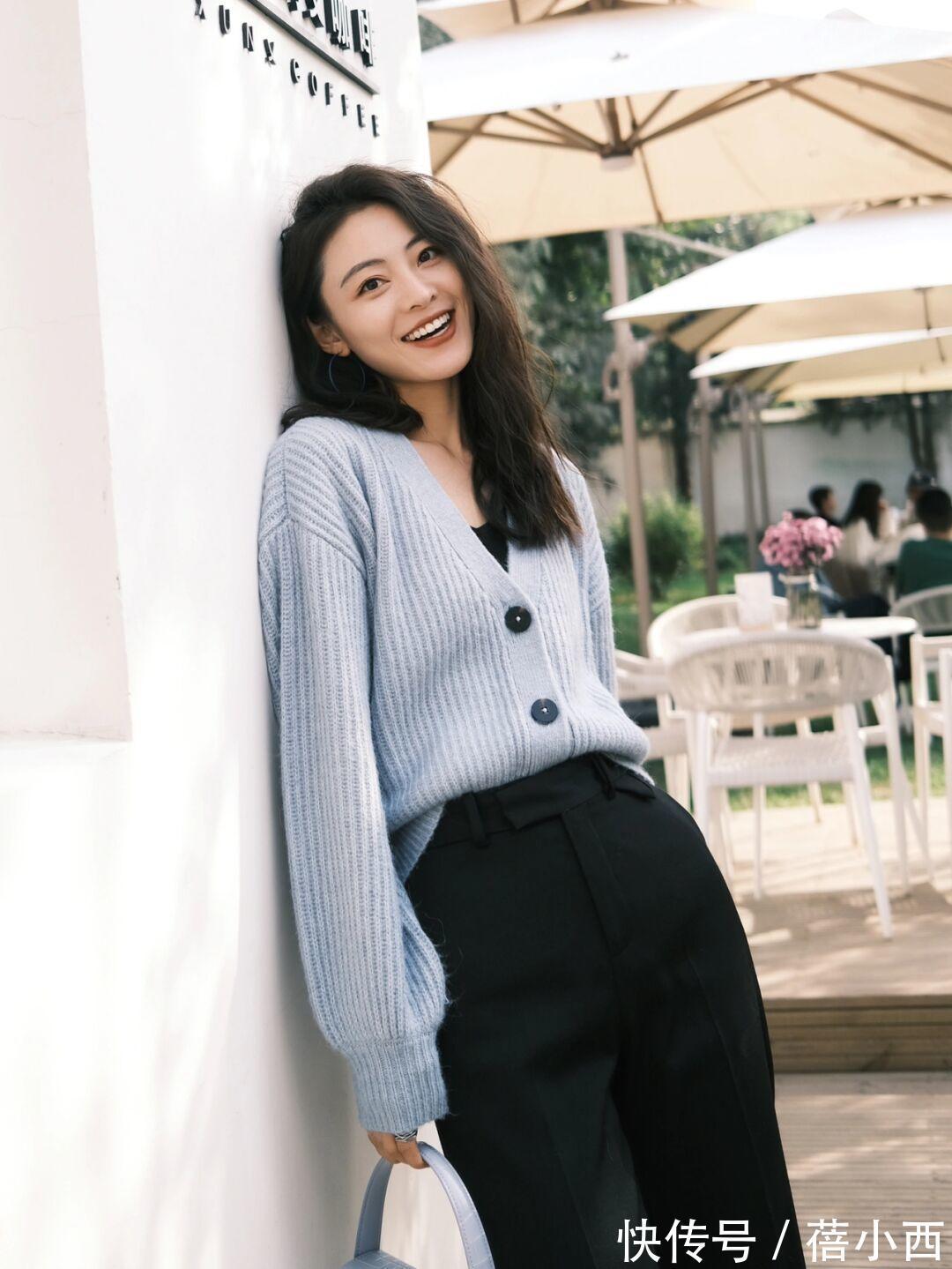 半身裙 优雅女人都会穿“毛衣开衫”,看她们就知道了,骨子里透着高级感