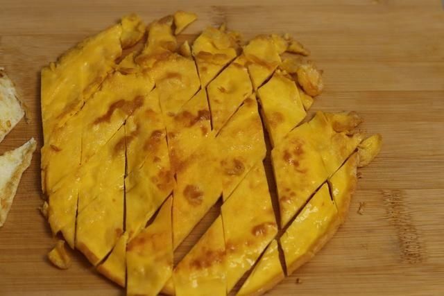 鸡蛋不要炒着吃了,大厨教你不外传的做法,比大鱼大肉受欢迎