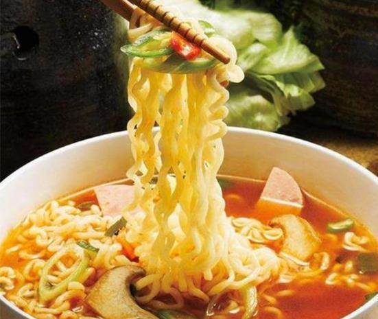 零食|我们的孩子正在被“催熟”医生这6类零食,再馋也别给孩子吃