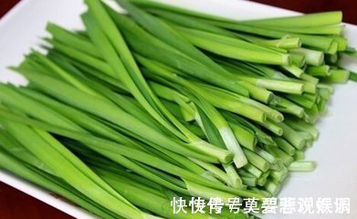 挥发性精油|爱吃韭菜的人，身体不会差，但切忌与一物同食，现在知道还不晚