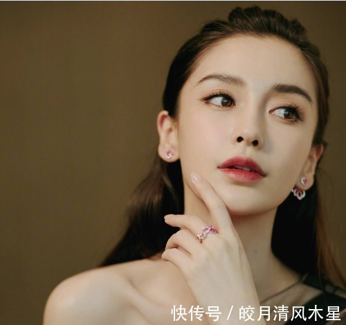 凌晨|《奔跑吧》新路透,楊穎變身挖掘機司機,粉絲留言模板都一樣