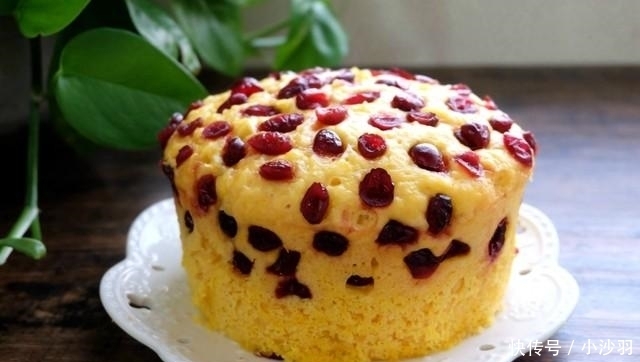 早餐蒸个南瓜发糕,口感松软不粘牙,好吃不上火,孩子说比蛋糕香