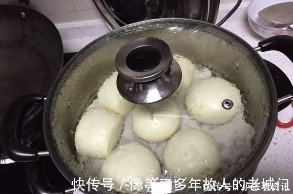 蒸馒头,只加酵母是错误的,掌握3个小技巧,馒头更香软更好吃