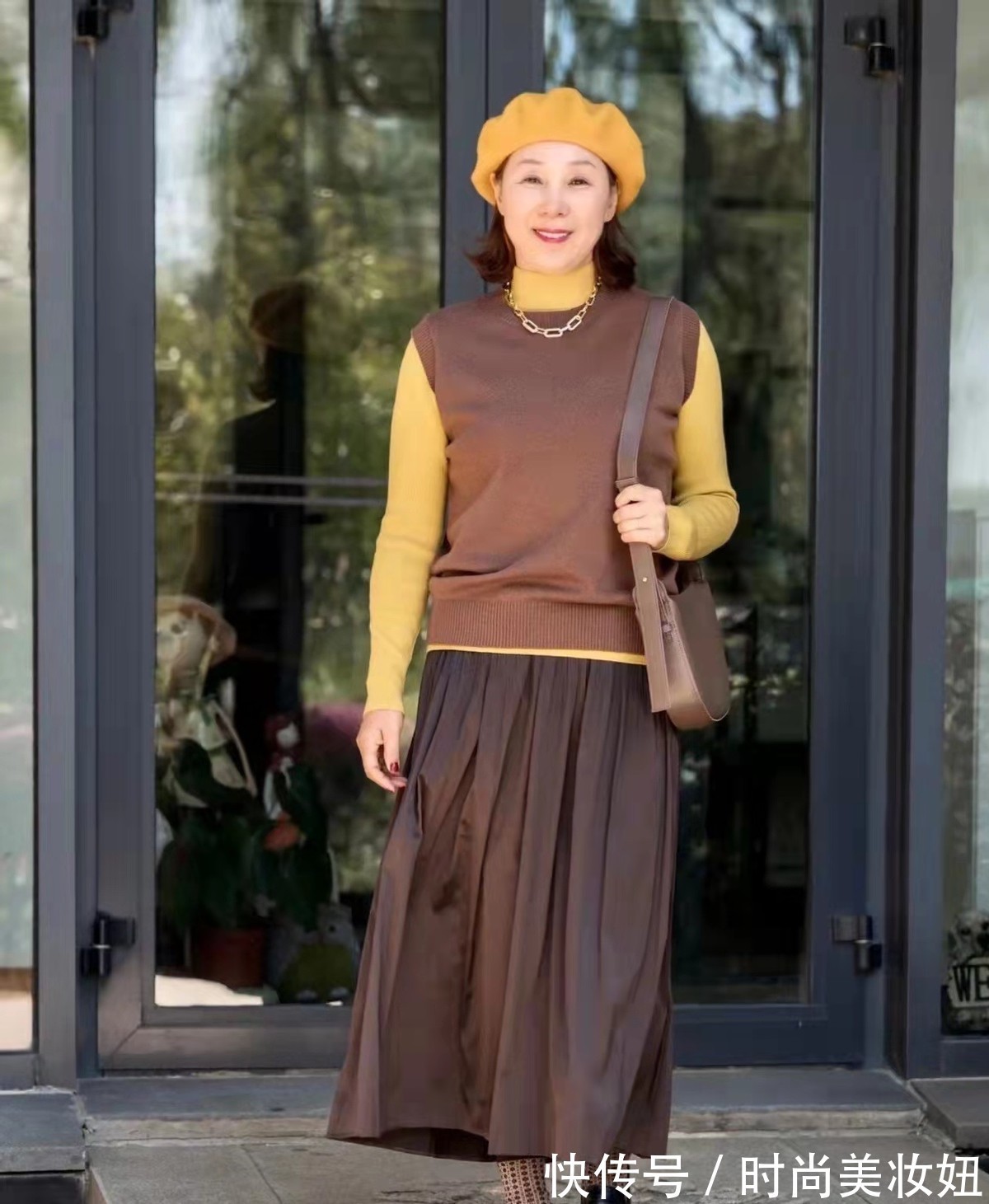减龄|这位65岁奶奶真会打扮,“高级配色”穿搭好洋气,时髦又减龄