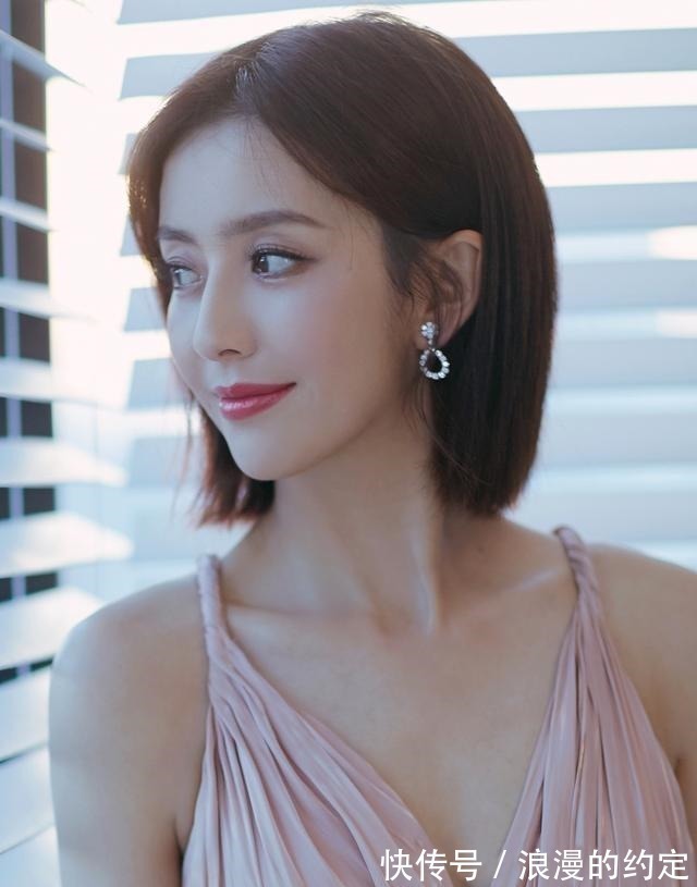 卷发 不管你颜值有多高,都别烫卷发来显老,这4款发型减龄又时尚