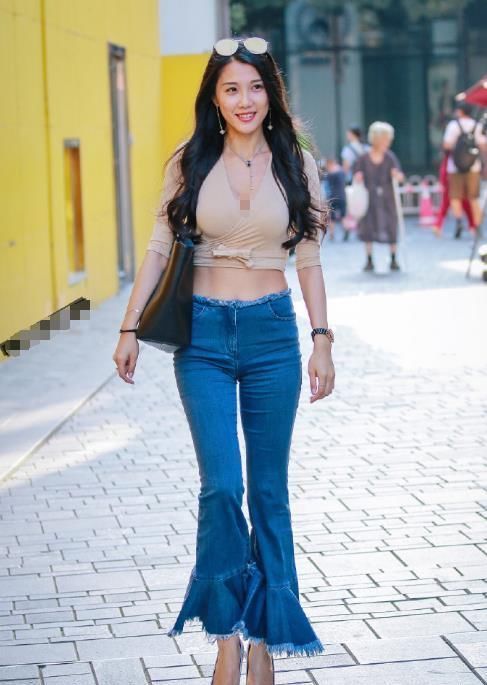 一见钟情|气质美女温柔可人,减龄又大气,穿对了让人一见钟情