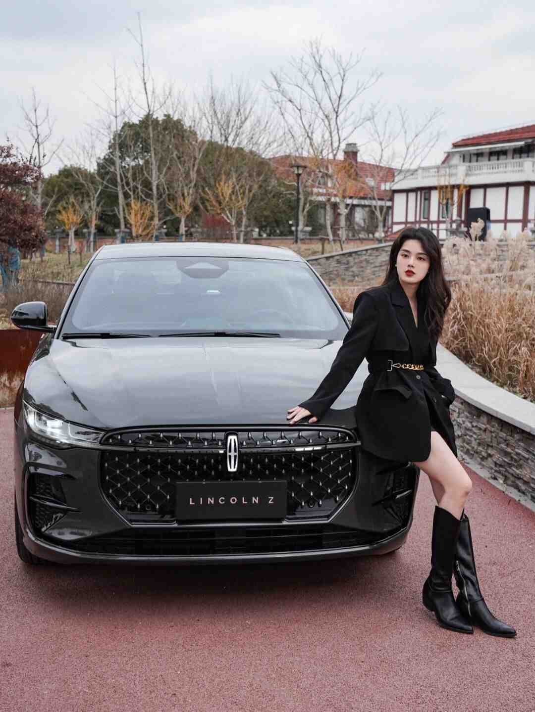 针织|快来赶个“早班车”吧!2022年的早春时尚造型,全在这里了