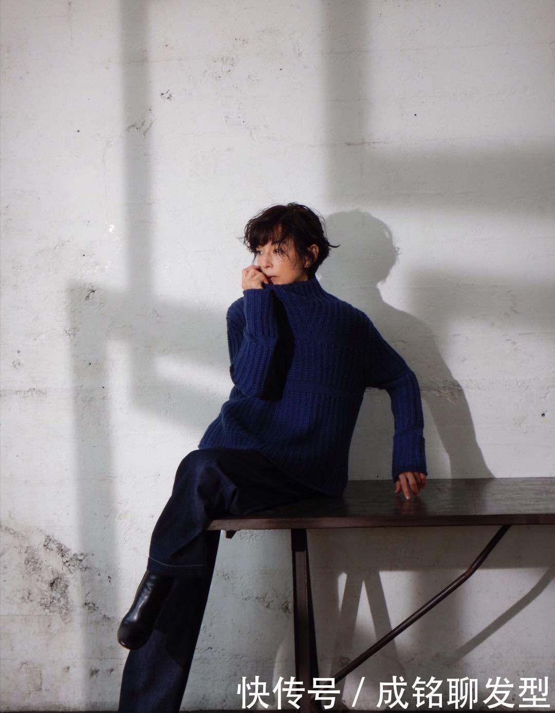 女人过了五十岁更要懂时尚,日本54岁阿姨的穿搭,优雅大气又减龄