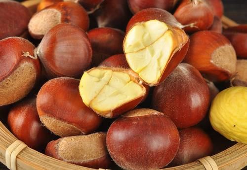 食物|气血不足多半会长斑,多吃4种食物,或让皮肤白嫩更年轻