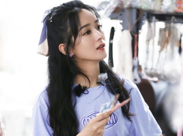 穿搭|赵丽颖异装回归《中餐厅5》，路透装备太“潮”，同行两人引注意