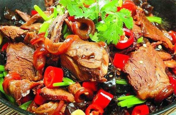 强筋健骨|夏季没彻底结束最近回温三伏35度高温，孩子多吃干锅菜，补铁补钙