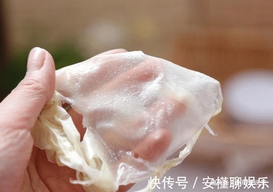 艾文馨|中国有6种“尴尬”护肤品,放超市货架无人问津,却比兰蔻还好用