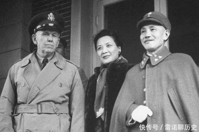 蒋介石的身高不到一米七,每次合影却都比