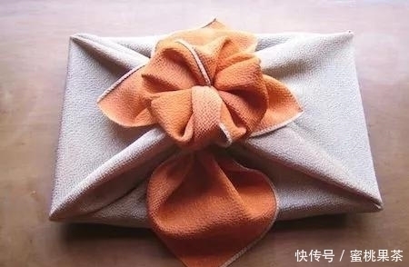 折法|一块布打两个结,变身大容量高颜值收纳包,几十种折法好强大