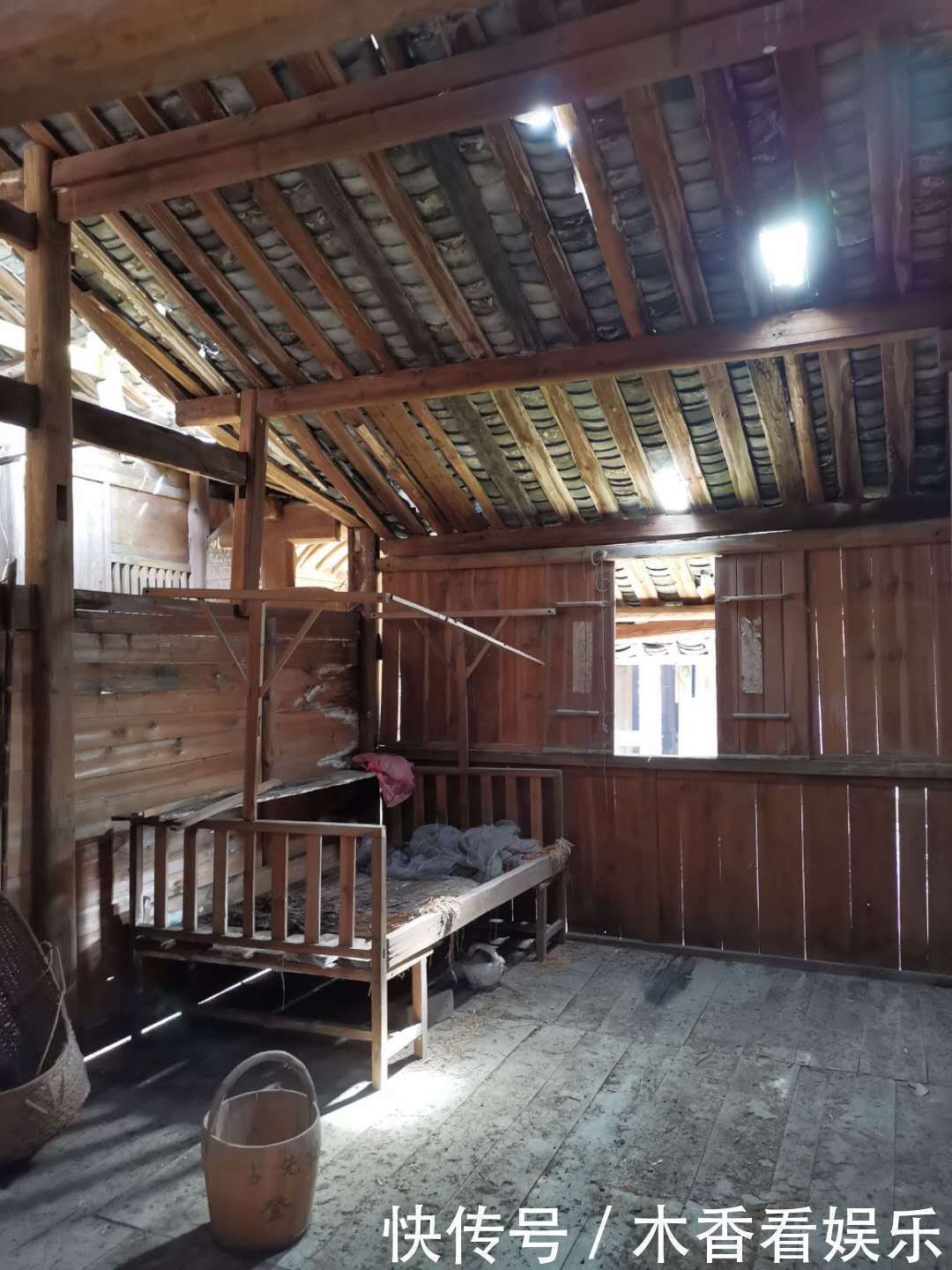 农村|第一次回农村老公家，被他家房子吓到了，这样的房子你们没见过！