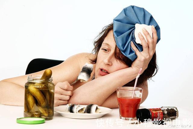 癌细胞|这4个不起眼的因素,可能都会导致肝癌的出现,中招的人不少