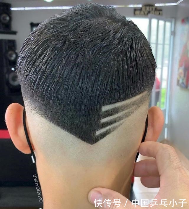 头发 男人帅不帅,三分看长相七分靠发型,同意吗