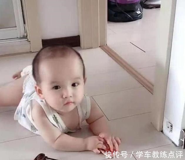 女儿|女儿不小心翻出爸爸“小金库”,宝妈一旁笑出声,宝爸却笑不出来!