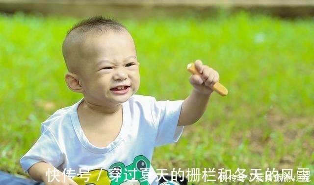 笑料|奶奶带孙子吃酒席,结束后成全村笑料,隔代育儿的这些痛谁知道