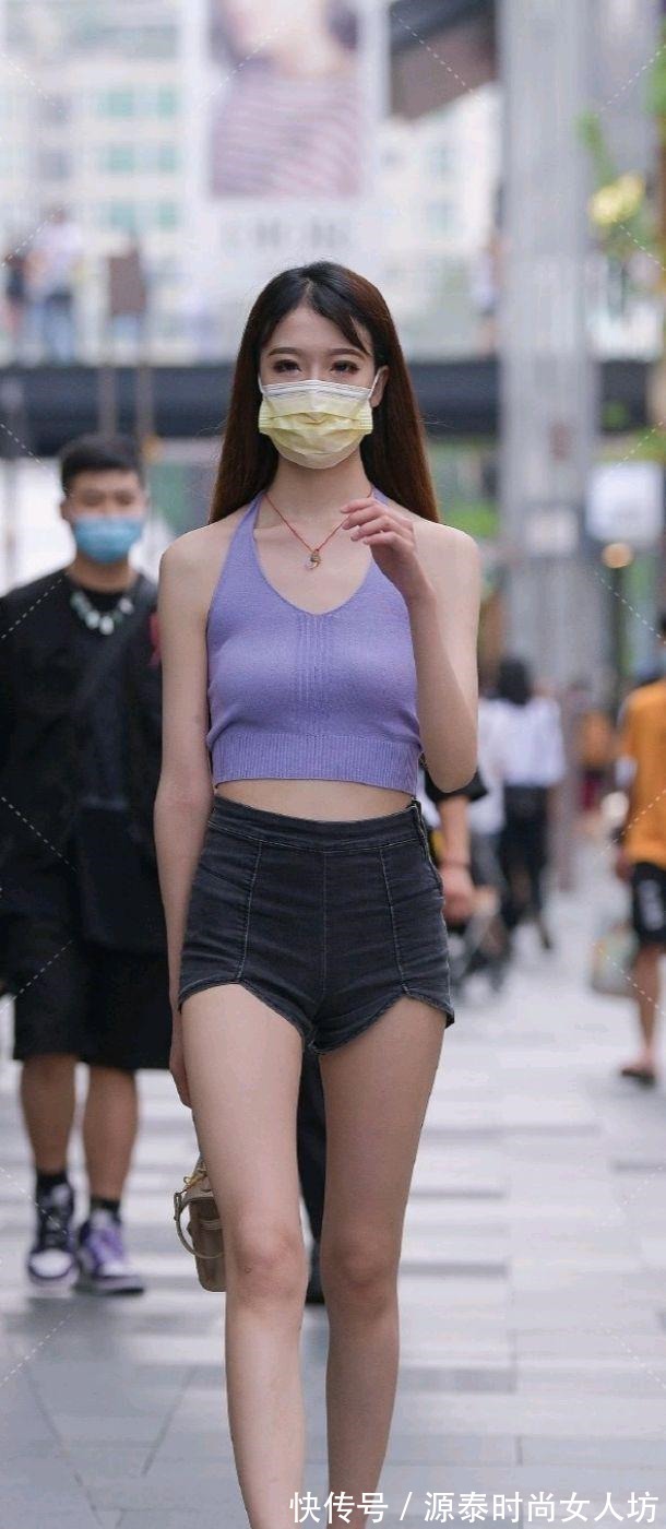 平底鞋 舒适自在的打底裤穿搭显得有品位,简约随性美丽又吸睛,垂感十足!