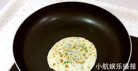 葱油饼这一种做法,不用和面,10分钟就能吃上香喷喷的早餐