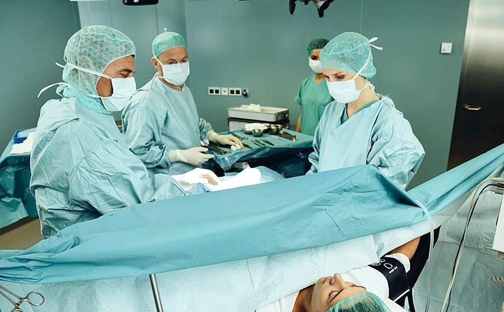 手术|孕妇剖腹产提过哪些离谱要求?割脂肪、结扎……最后一个更离谱