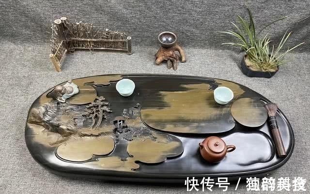 高低级#把一块色彩斑斓的石头,用刀雕刻出来,成品像极了一幅山水画