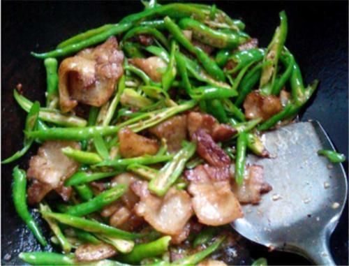 大厨|大厨说漏嘴:无论炒什么肉,加勺“它”肉更鲜,滑嫩爽口还不粘锅