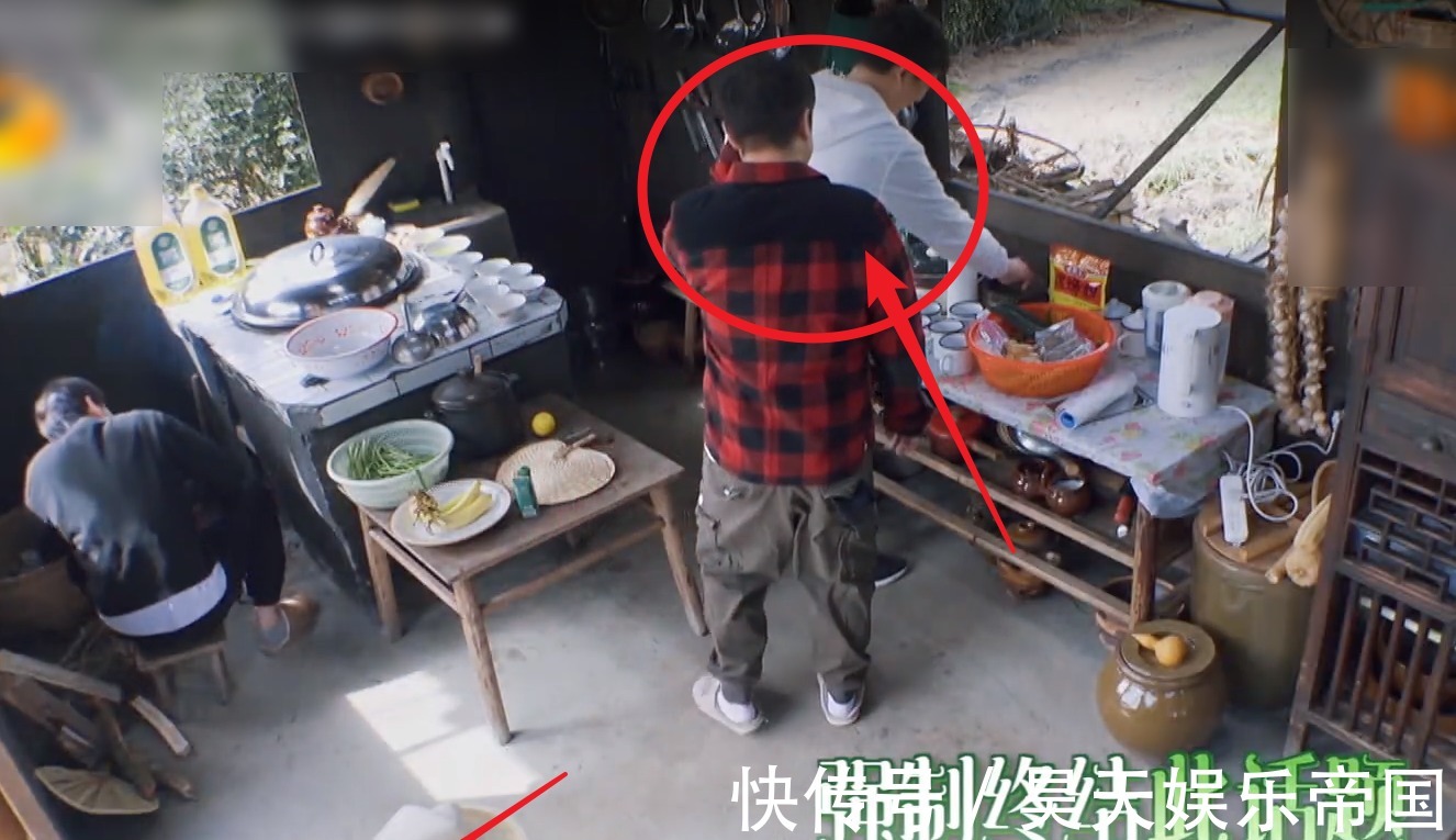 彭昱畅|乔杉打呼噜惊醒众人，何炅的反应引热议，真实情商如何很显然