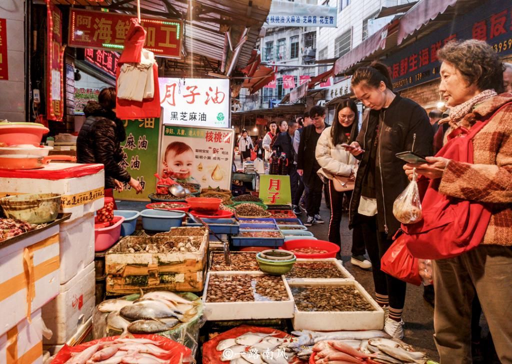 厦门八市，原来只是一个热闹的菜市场，现在却成为旅游打卡地