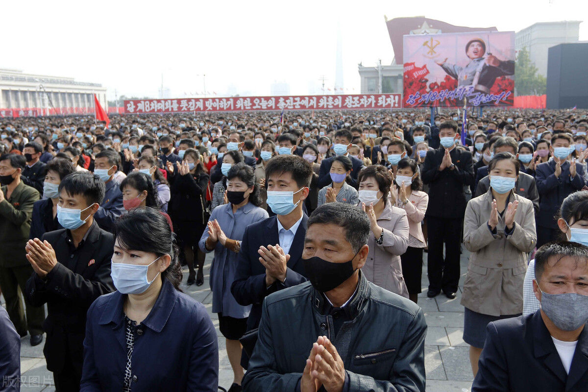 朝鲜导游，笑中国游客老土，两个问题不能再问了