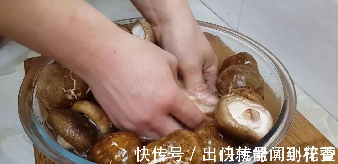 新吃法|香菇新吃法,教你简单一做,既营养又好吃,有孩子的最值得收藏下