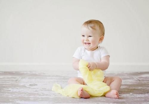 宝妈|“黑宝宝”遭亲妈嫌弃,护士却直夸好看,数月后高颜值征服一家人