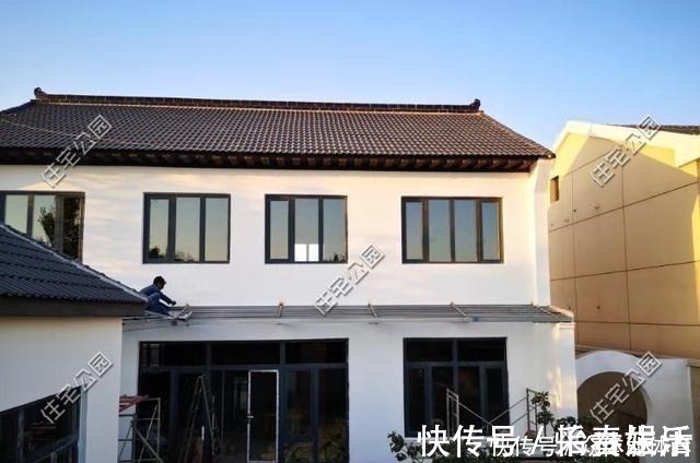 发朋友圈|刘女士用重钢结构打造中式农村小院，工人师傅纷纷拍照发朋友圈！