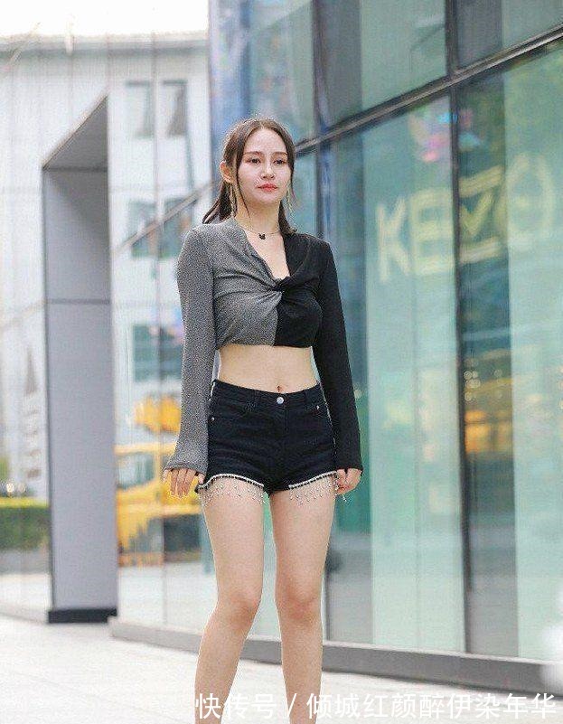 美女|街拍美女这几组搭配，才是喜欢的微胖美女
