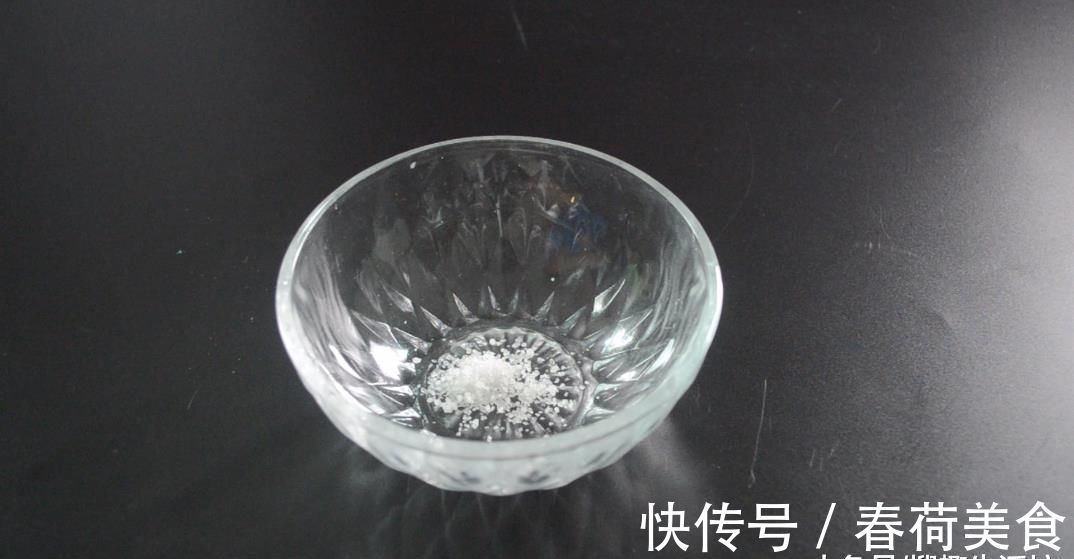 每次洗衣服时倒一点它, 衣服不管有多脏, 洗完后跟新的一样干净