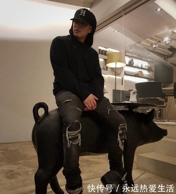 ori|除了小10万的AJ1,近期17位明星上脚别漏看!