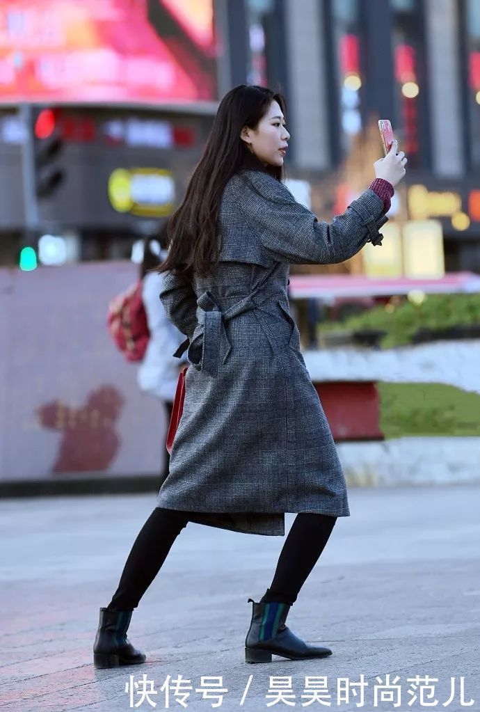 时尚|秋冬休闲通勤风穿搭,气质羊毛呢大衣+短靴搭配,优雅时尚有魅力