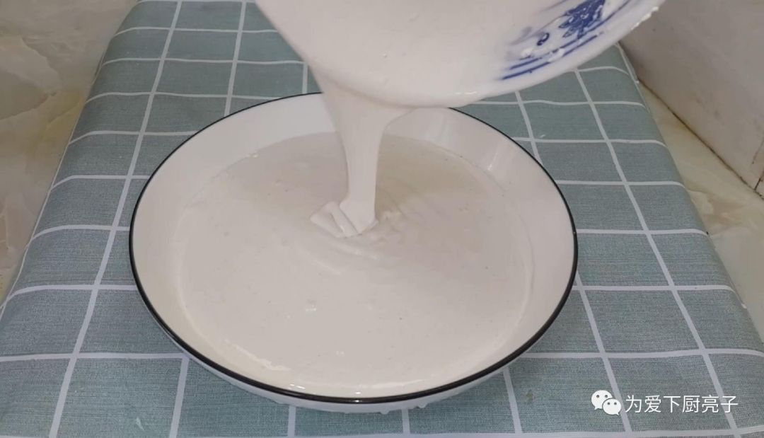 自制糯米凉糕做法,冰箱里一放,好吃又营养,孩子第一次吃就爱上