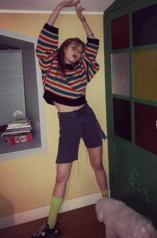 针织衫|潮流女孩泫雅, 穿搭不要太有风格, 混搭风格也很时髦