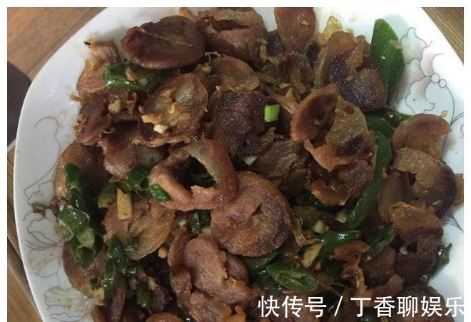 西兰花|在家给婆婆过生日,我特意下厨做一桌菜讨喜,饭后老公还说我小气