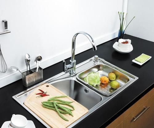 油烟|厨房里万万不要装这两种东西了，费钱又不实用，后悔我家才知道