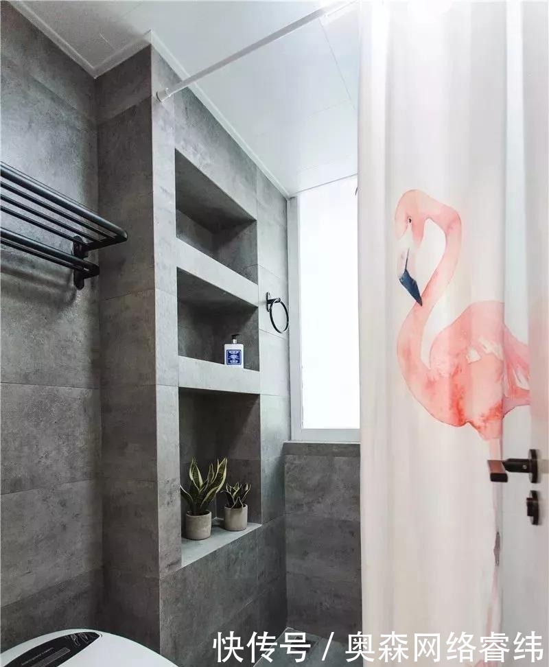 灰色|卫生间墙砖选用灰色,不仅时尚,而且还很有质感呢!