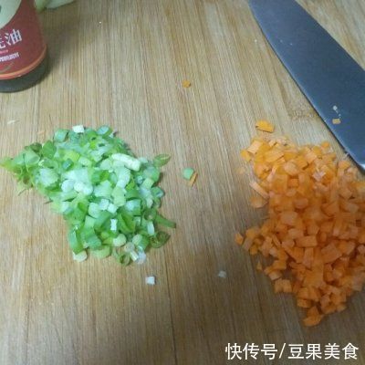 日常|#我的养生日常-远离秋燥#螃蟹蒸肉饼