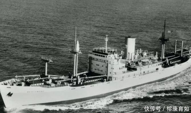 救生筏上|二战中的“鲁滨逊”:大西洋上漂流133天被救,曾喝鲨鱼血饱腹