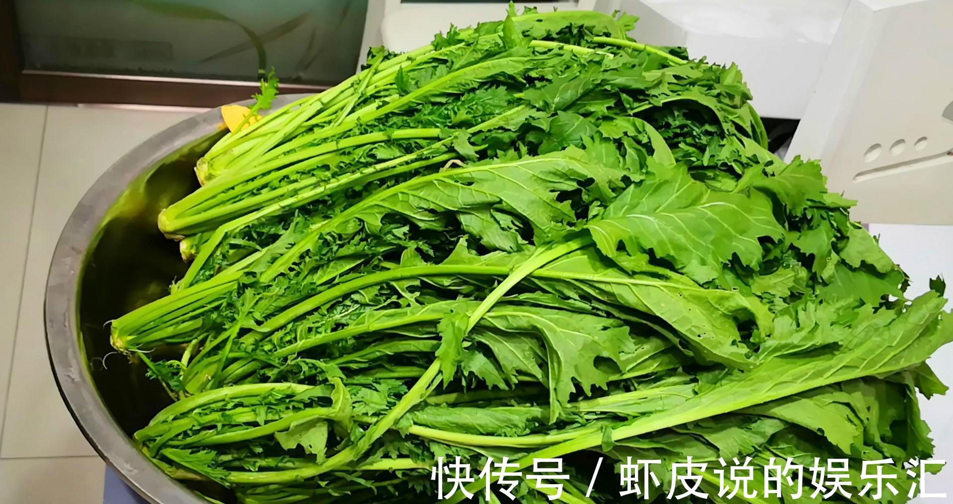 腌雪里蕻时，最忌直接加盐腌，用这个方法腌，味道香，特入味